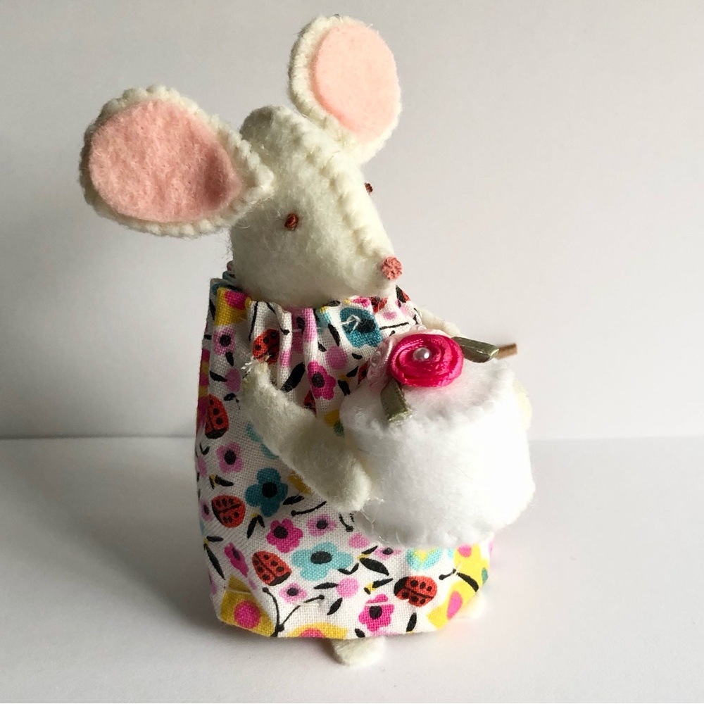 Celebration cake felt mouse birthday hand-sewn cake topper art doll handmade